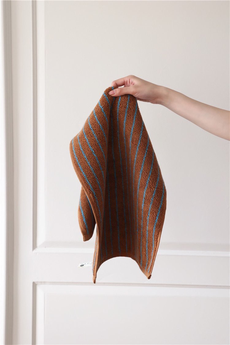 PureOnSkin Ultra-Soft Absorbent Retro Stripe 100% Organic Combed Cotton Bath Towel