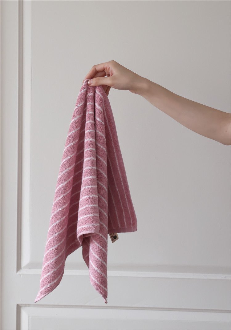 PureOnSkin Ultra-Soft Absorbent Retro Stripe 100% Organic Combed Cotton Bath Towel